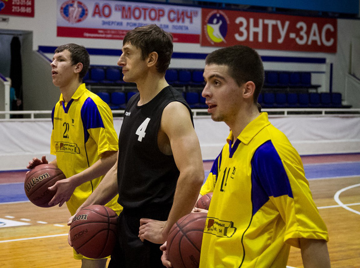 Баскетболісти "Запоріжжя" зіграли з вихованцями Молочанської школи-інтернату  - фото 1