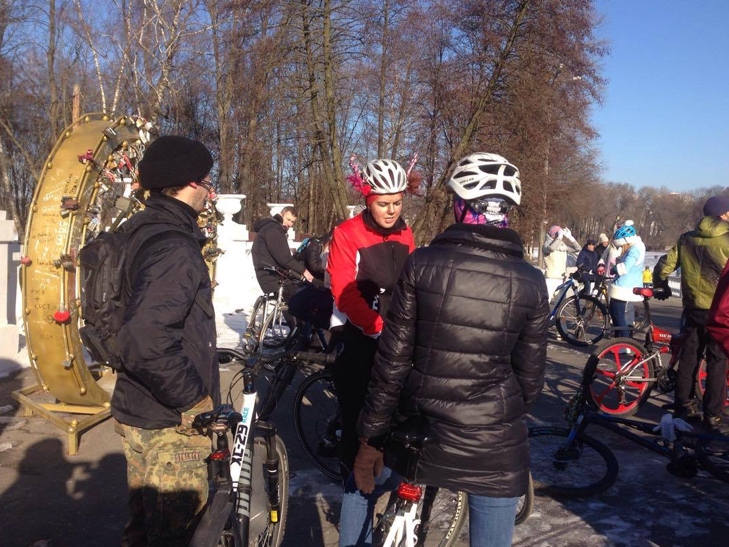 Велосипедисти Хмельницького провели новорічний парад - фото 3