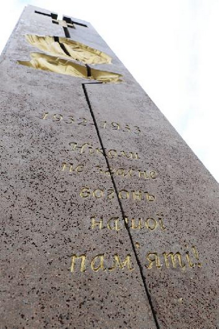 Одесити вшанували пам'ять жертв голодоморів (ФОТО) - фото 3
