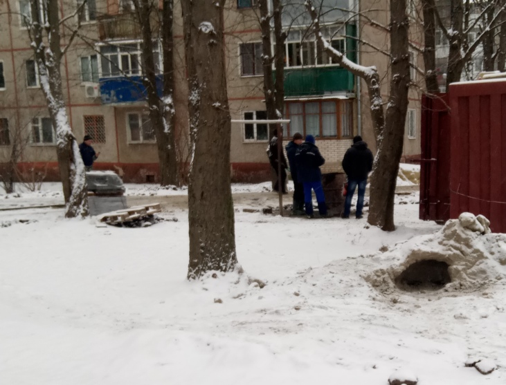 "Євродвори" у Сумах мостять прямо у сніг - фото 2 "Євродвори" у Сумах мостять прямо у сніг - фото 2