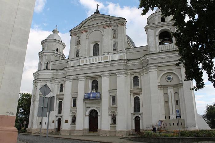 Старовинний замок, будинок з химерами, Голівуд та піца: 7 причин приїхати до Луцька (ФОТО) - фото 2