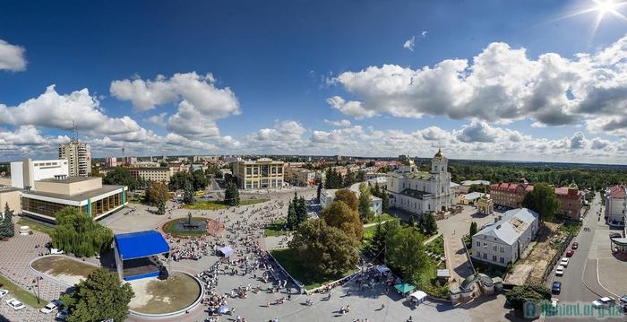 Старовинний замок, будинок з химерами, Голівуд та піца: 7 причин приїхати до Луцька (ФОТО) - фото 10