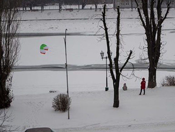 Ужгородський сноукайтингіст політав над Ужем - фото 1