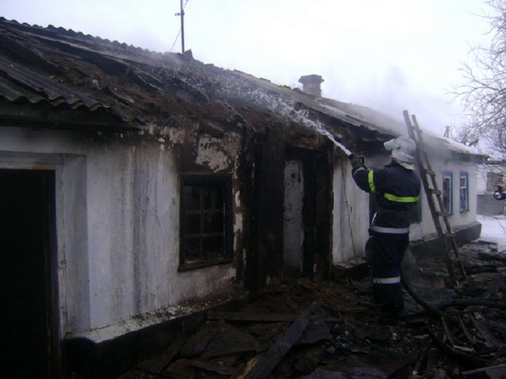 Приватний будинок у селище Рикове спалахнув сьогодні, 11 січня, на світанку - фото 2