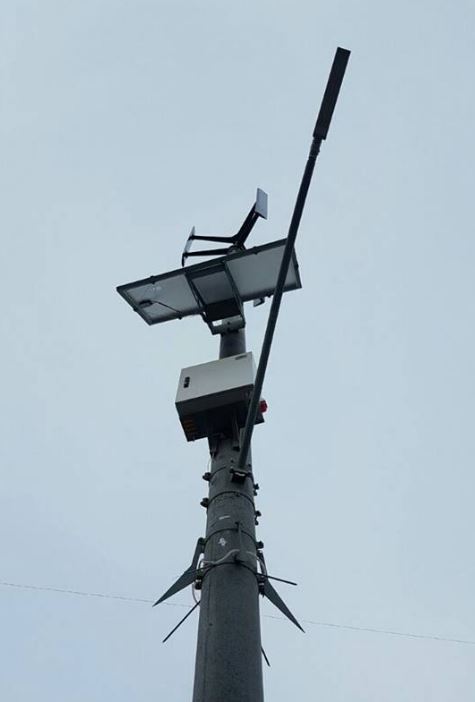 Дніпропетровські дороги почали освітлювати автономними ліхтарями на вітряках - фото 2