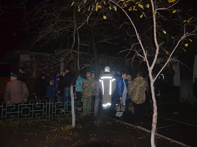 Миколаївські вогнеборці врятували 12 жителів будинку та ще 30 евакуювали