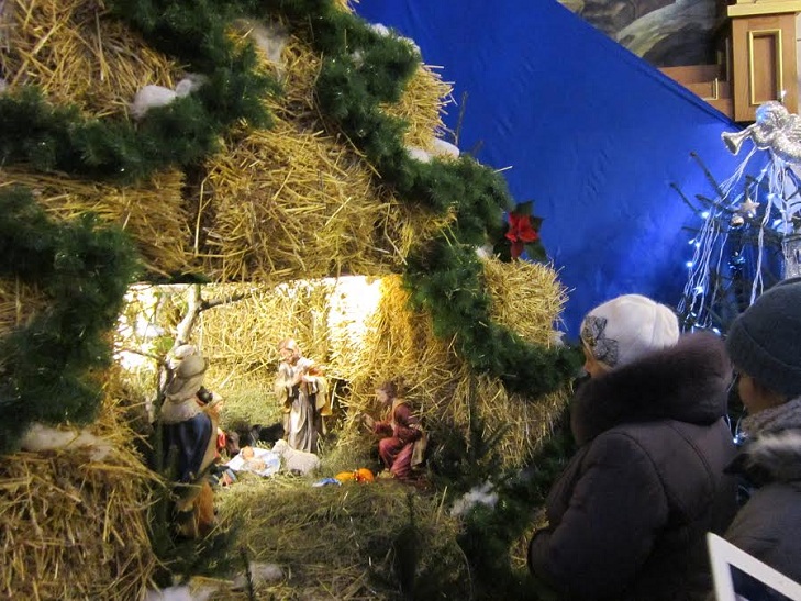 Запорізькі католики святкують Різдво Христове у храмі Бога Отця Милосердного сьогодні, 25 грудня, разом зі всім світом за латинським обрядом - фото 6