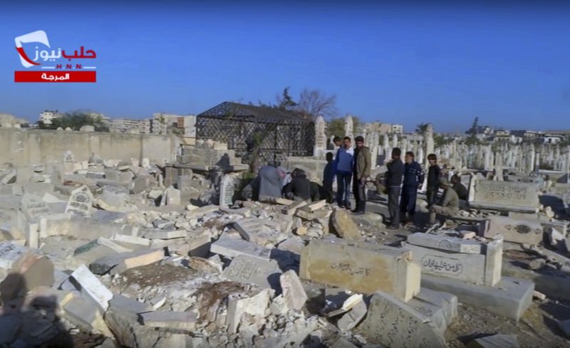 В Алеппо мертвих вже ніде ховати: на кладовищі закінчилися місця (ФОТО) - фото 1