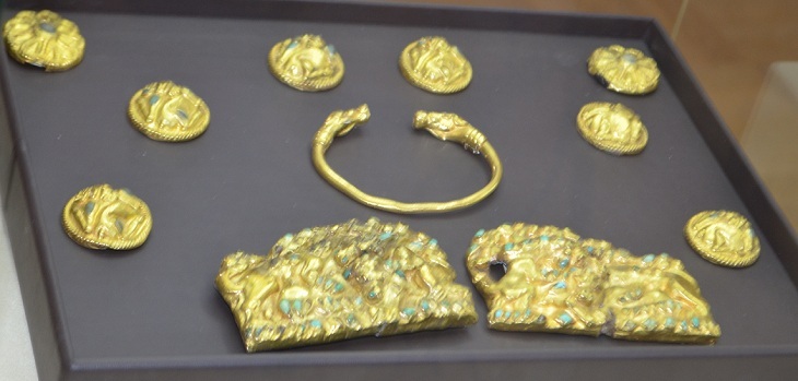 Запорізький краєзнавчий музей вперше у XXI сторіччі відкрив скарбницю старовинного золота - фото 8