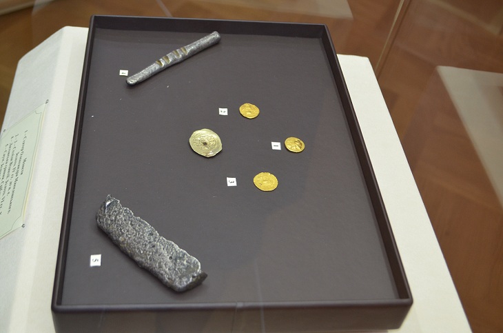 Запорізький краєзнавчий музей вперше у XXI сторіччі відкрив скарбницю старовинного золота - фото 7