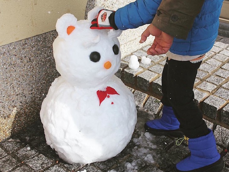 Котики і персонажі коміксів: Яких сніговиків роблять в Японії - фото 4