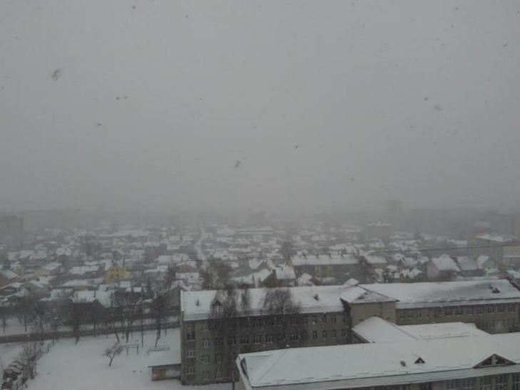 Львів засипає снігом (ВІДЕО, ФОТО) - фото 1