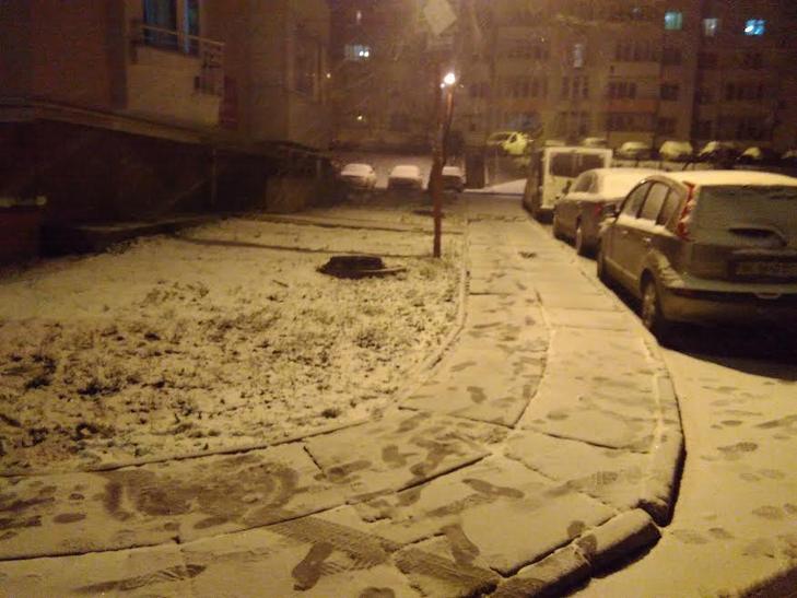 З'явилися нові фото і відео снігопаду у Львові (ФОТО, ВІДЕО) - фото 3