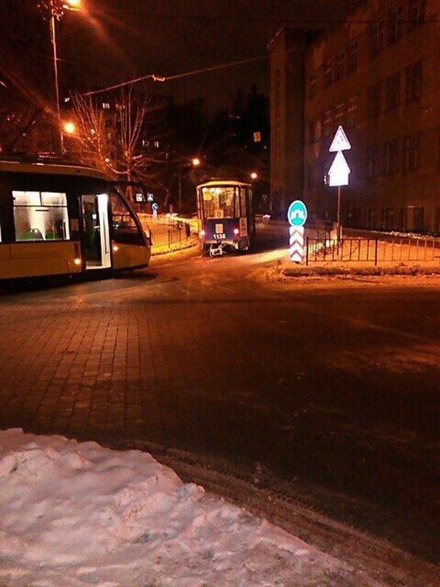 Львівські трамваї перестали курсувати на Сихів (ФОТО) - фото 1