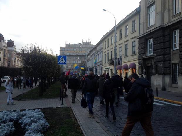 Як центром Львова розгулюють націоналісти (ВІДЕО) - фото 1