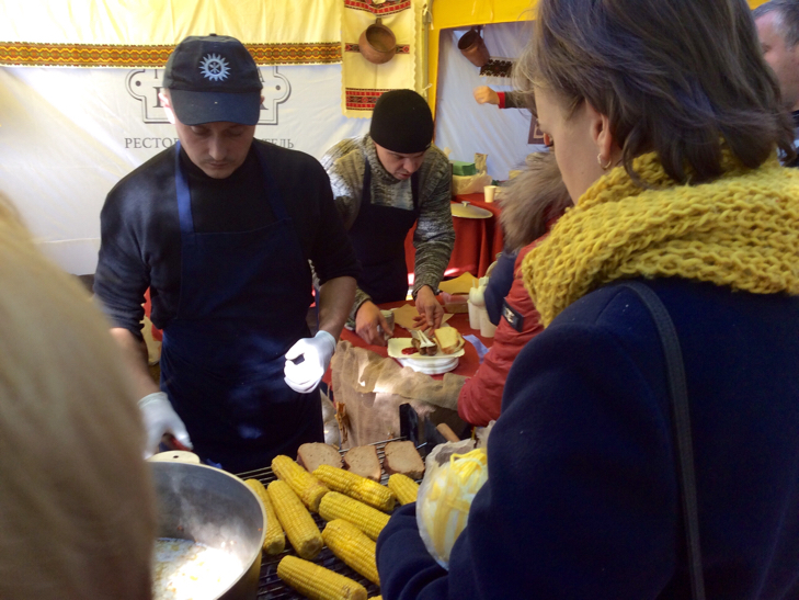У Хмельницькому вперше відбувся фестиваль вуличної їжі - фото 1
