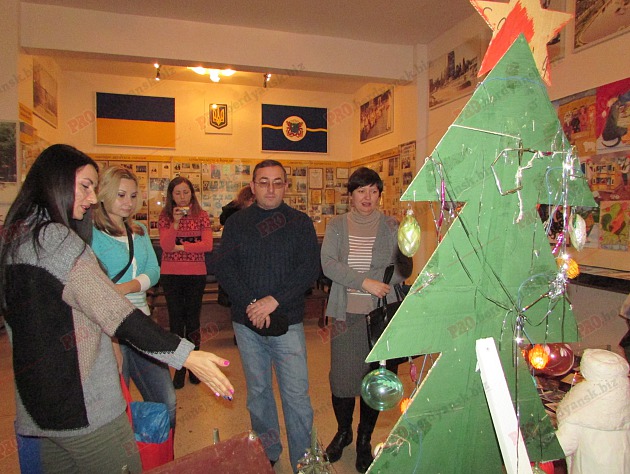 У Бердянську відкрили виставку новорічних ретро-іграшок - фото 1