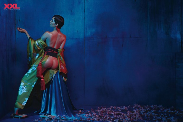 Сексуальна Астаф'єва показала голу дупу та пишні груди у вбранні гейші (ФОТО 18+) - фото 9