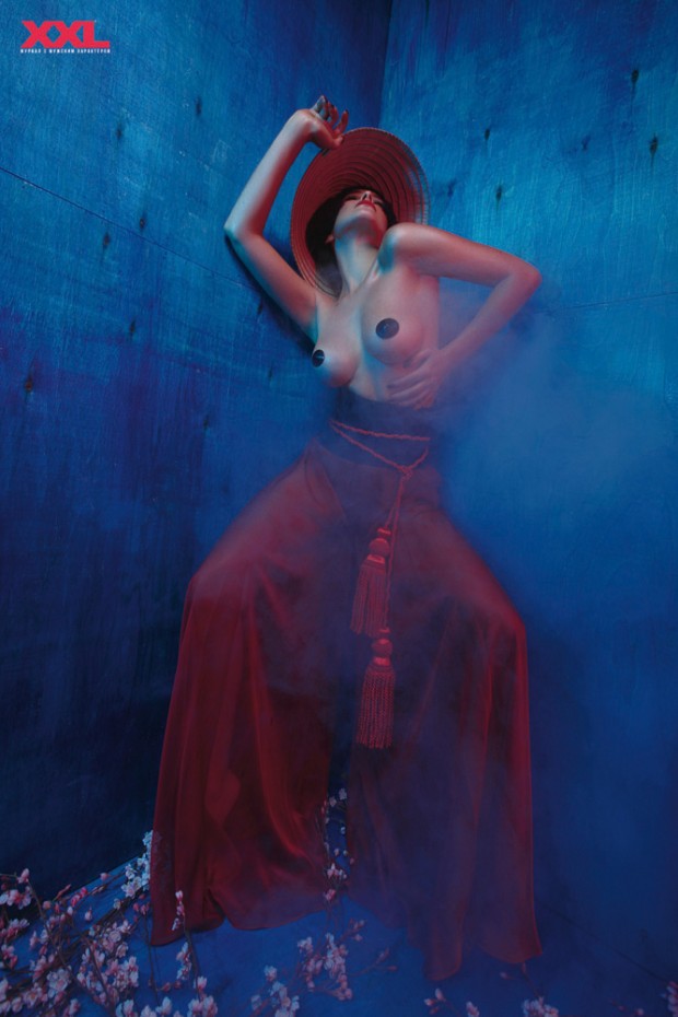 Сексуальна Астаф'єва показала голу дупу та пишні груди у вбранні гейші (ФОТО 18+) - фото 5
