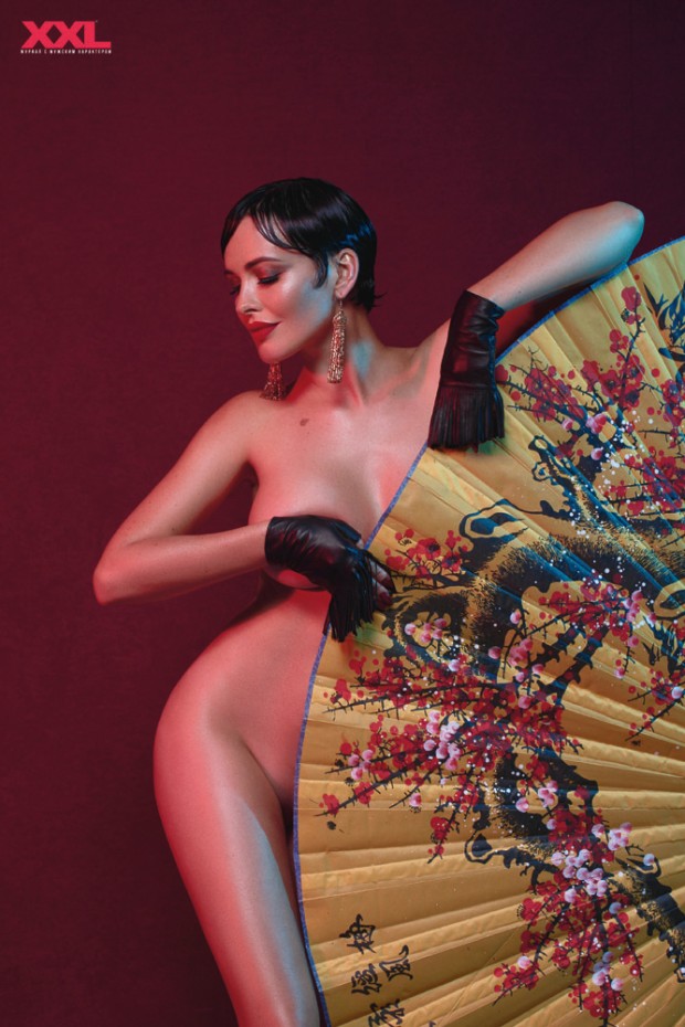 Сексуальна Астаф'єва показала голу дупу та пишні груди у вбранні гейші (ФОТО 18+) - фото 2