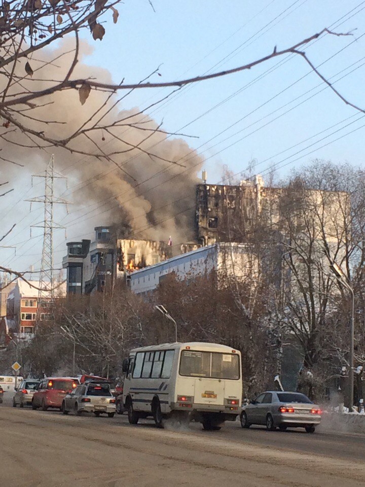 На Росії горить офіс компанії Газпромнефть - фото 1