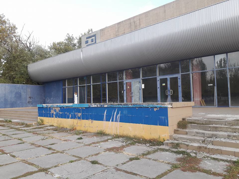 У Миколаєві легендарний кінотеатр "Іскра" перетворився на руїну - фото 2