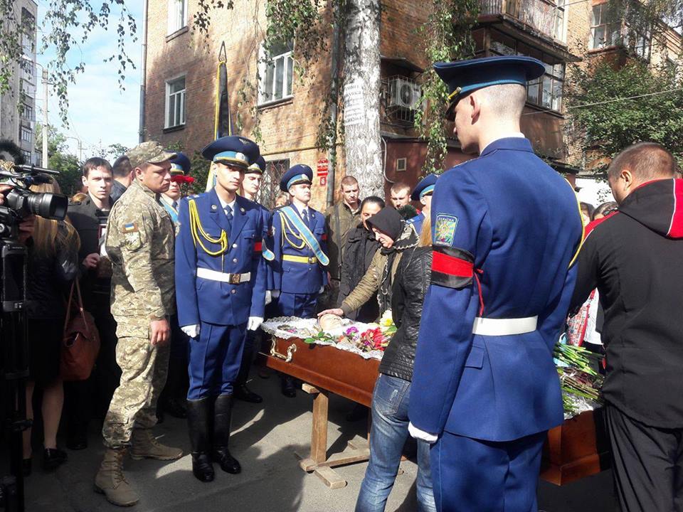 Вінничани попрощались із 25-річним снайпером, що загинув в АТО - фото 1