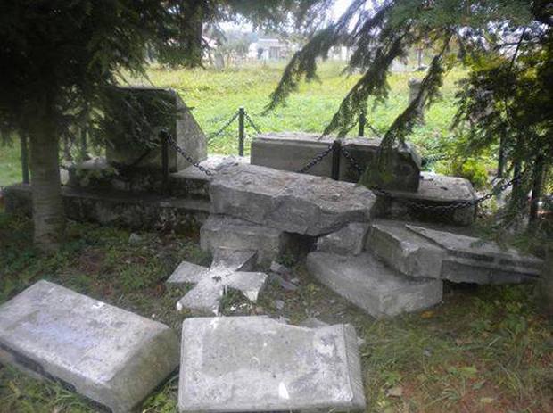 У Польщі - черговий випадок вандалізму із військовими похованнями (ФОТО) - фото 3