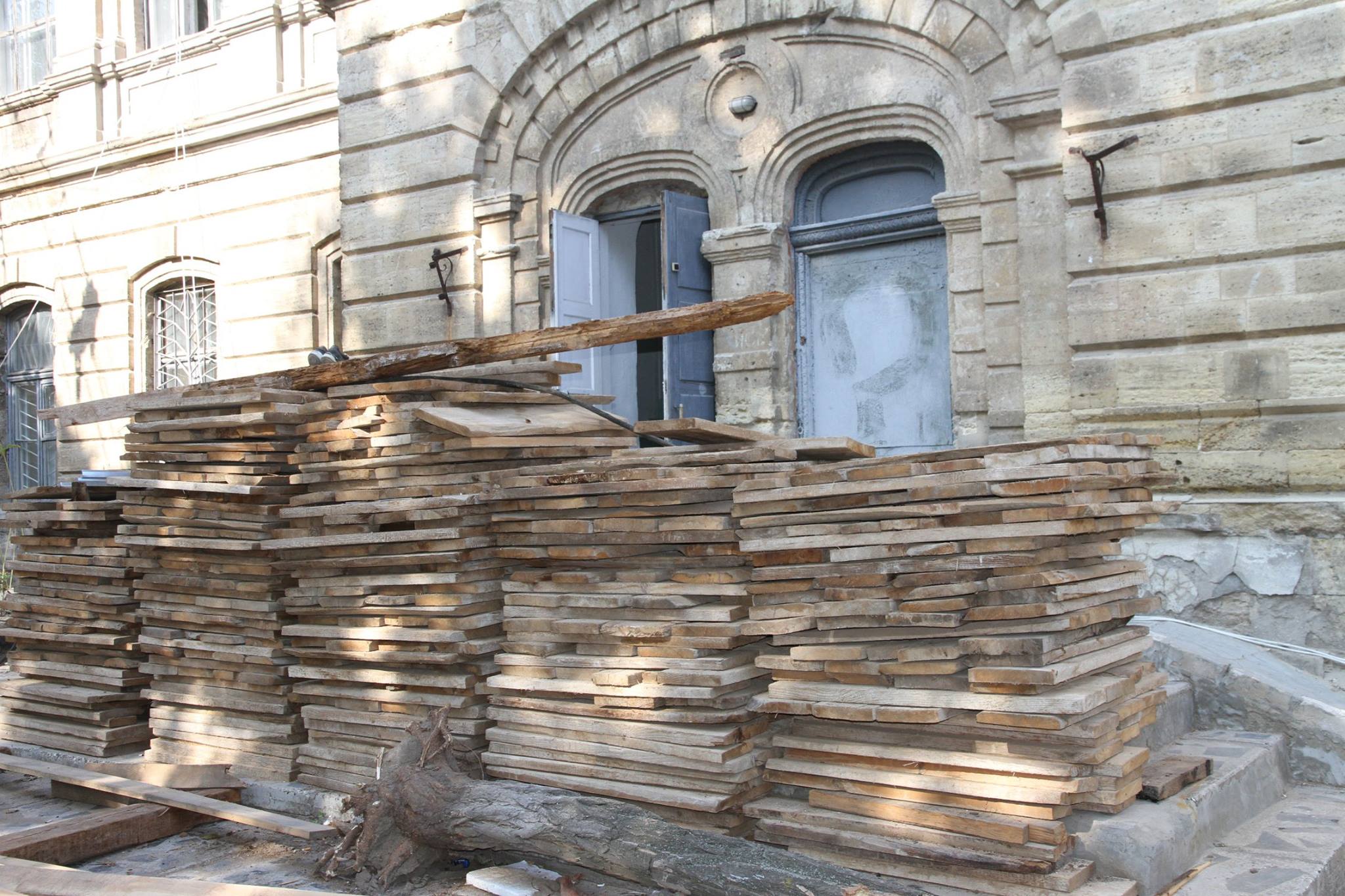 У Миколаєві ремонтують історичну будівлю Першої української гімназії