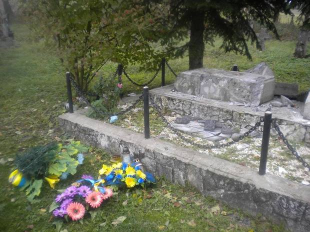 У Польщі - черговий випадок вандалізму із військовими похованнями (ФОТО) - фото 2