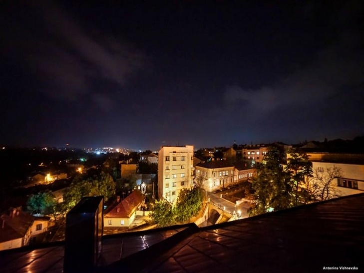 Чернівчанка зробила дивовижні знімни нічного міста (ФОТО) - фото 3