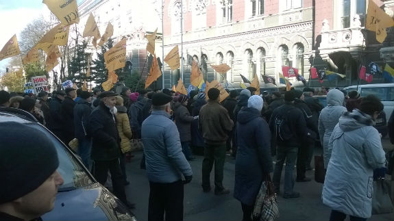 Вкладники збанкрутілого банку пікетують Гонтареву - фото 1