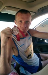 Бігун з Сумщини виграв "срібло" на всесвітньому марафоні в Омані  - фото 1