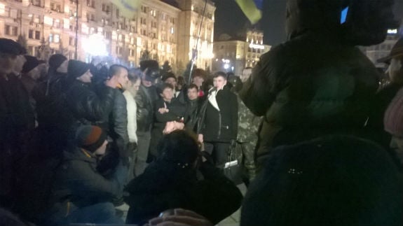 Савченко прийшла на Майдан. Каже, що колись її спалять на вогні - фото 1