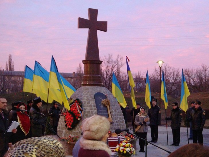 У Кропивницькому вшанували жертв Голодомору жалобною ходою - фото 6