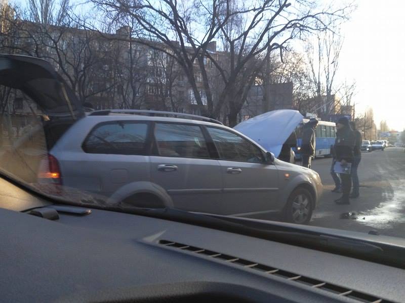 У Миколаєві не поділили дорогу одразу три машини