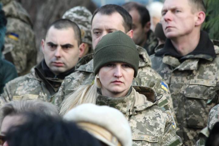 У Мукачеві попрощалися з військовим 128-ї бригади "Малим" - фото 5