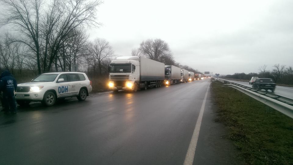 В окупований Луганськ прибули 54 фури гуманітарного конвою від ООН (ФОТО) - фото 2