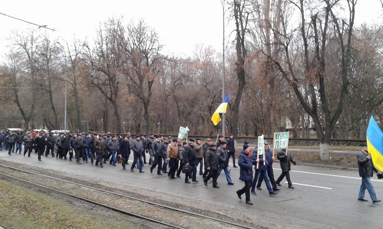 У Вінниці збунтувались колишні міліціонери: Вимагають збільшення пенсій та відставки Авакова - фото 4