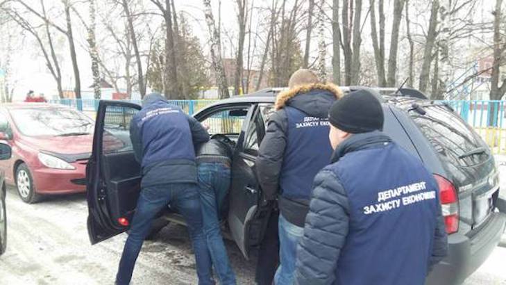На Черкащині поліцейські зловили чиновника на хабарі - фото 1