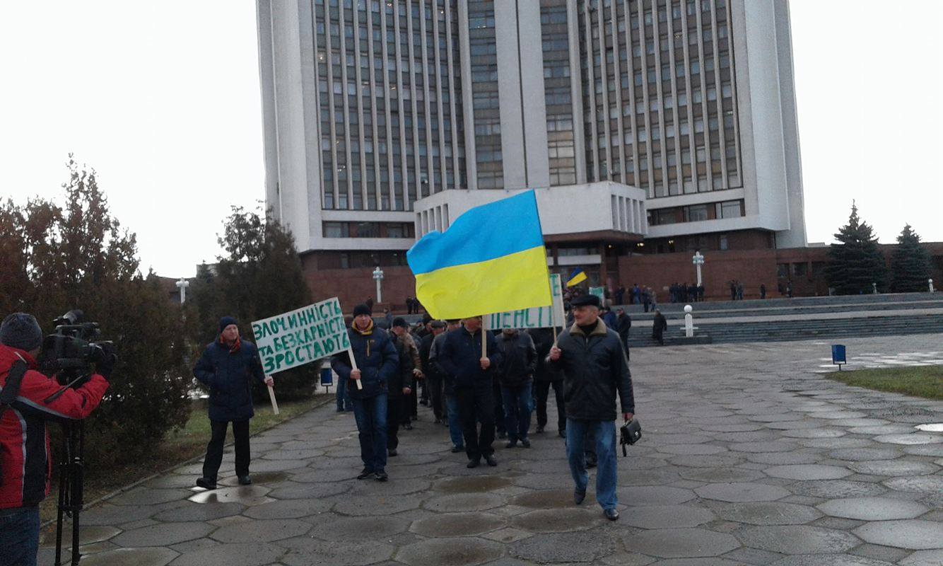 У Вінниці збунтувались колишні міліціонери: Вимагають збільшення пенсій та відставки Авакова - фото 1