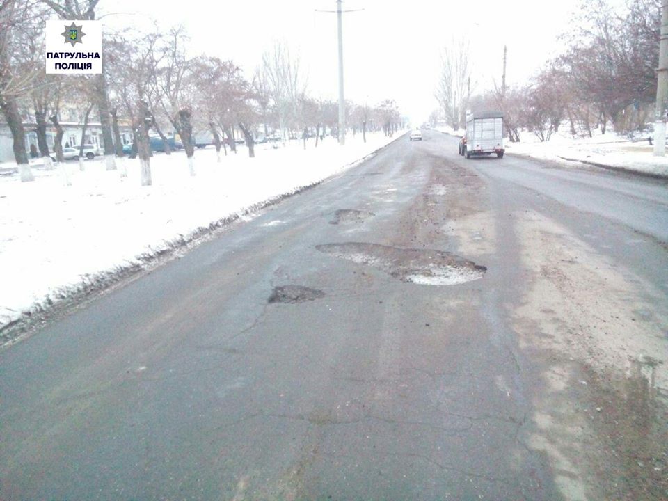 Миколаївські комунальники "заробили" черговий штраф за дірки на дорогах