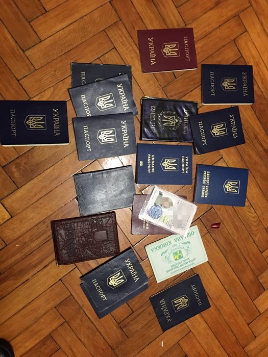 На Донеччині затримали жінку, що робила паспорти бойовикам (ФОТО) - фото 5