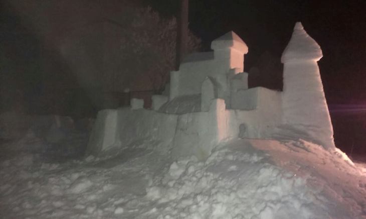 Закарпатець зліпив зі снігу реконструкцію Хустського замку - фото 3