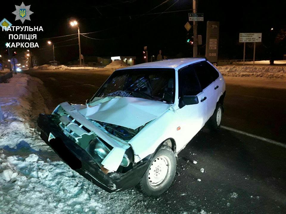 У Харкові жінка розбила авто об паркан (ФОТО)  - фото 2