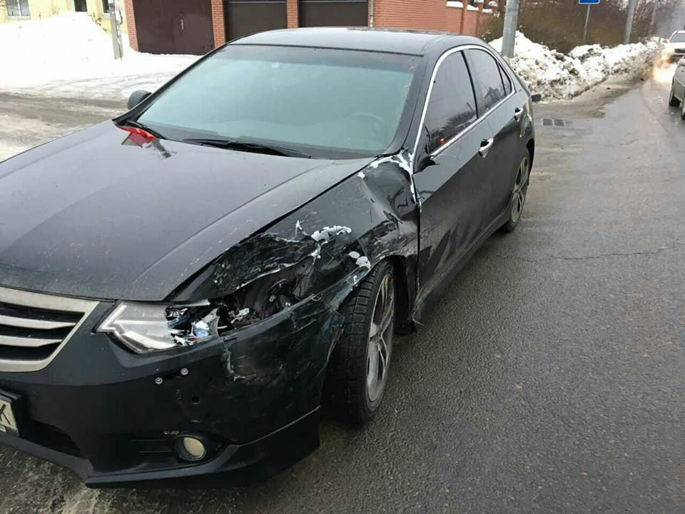 У Харкові в ДТП розбили три машини (ФОТО)  - фото 2
