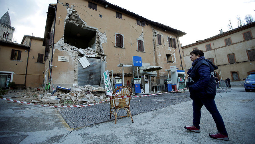 Фотофакти: Як виглядають жахливі наслідки землетрусу в Італії - фото 4