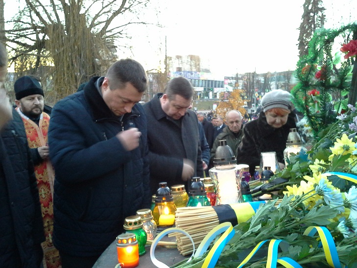 У Хмельницькому вшанували пам'ять жертв геноциду - фото 8
