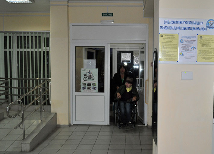 Переселенці-інваліди втекли з санаторію під Одесою, де з них знущались (ФОТО) - фото 6