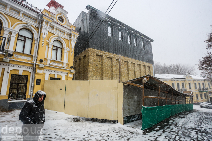 Як презентували скандальний фасад Театру на Подолі - фото 4